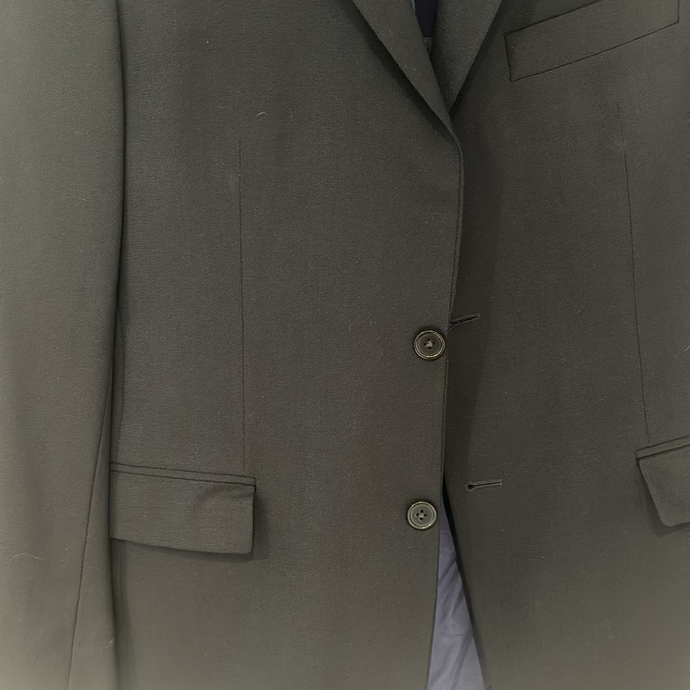 Ready to wear Navy Blue Hugo Boss Sportcoat. Great condition! - Picture 2 of 8